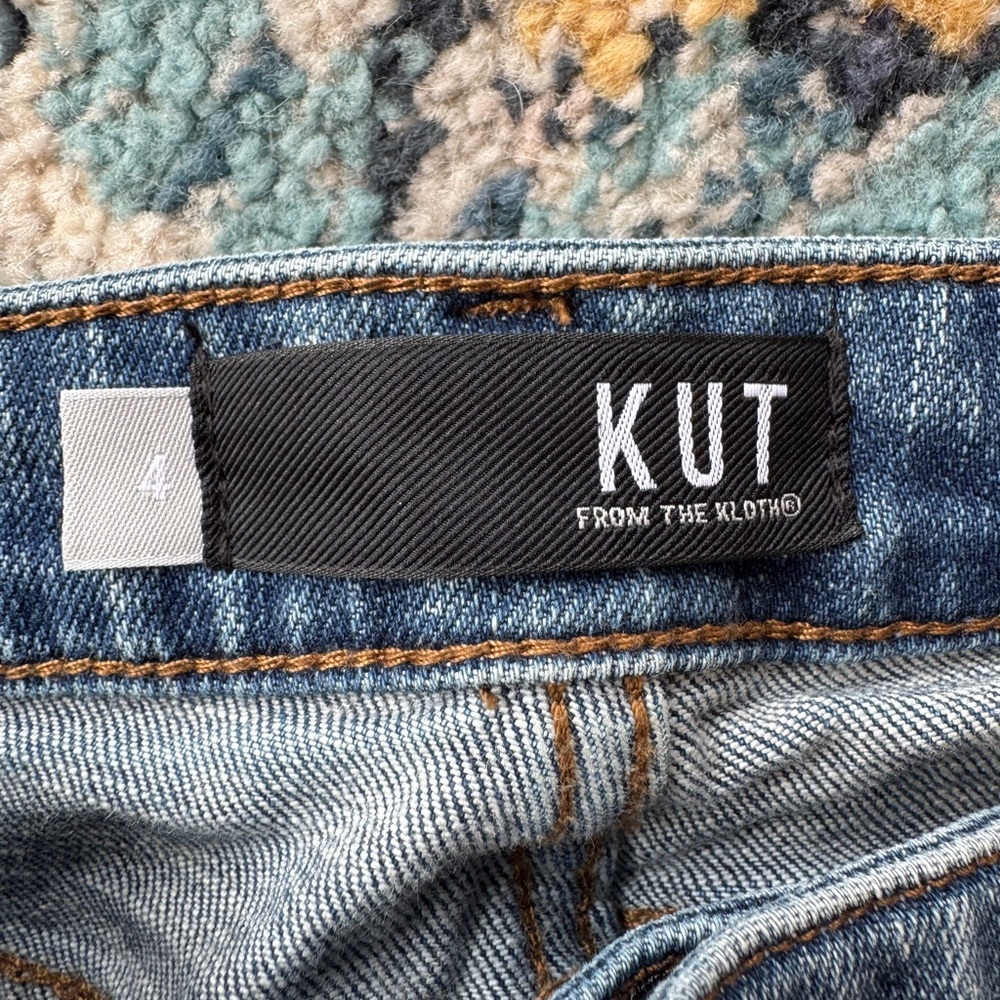 Kut from the Kloth Catherine High-rise Boyfriend Cropped Jeans
Size 4 - Picture 4 of 7
